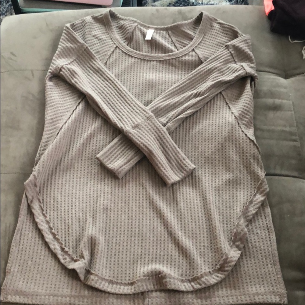 Oversized sweater with 3/4 length sleeves